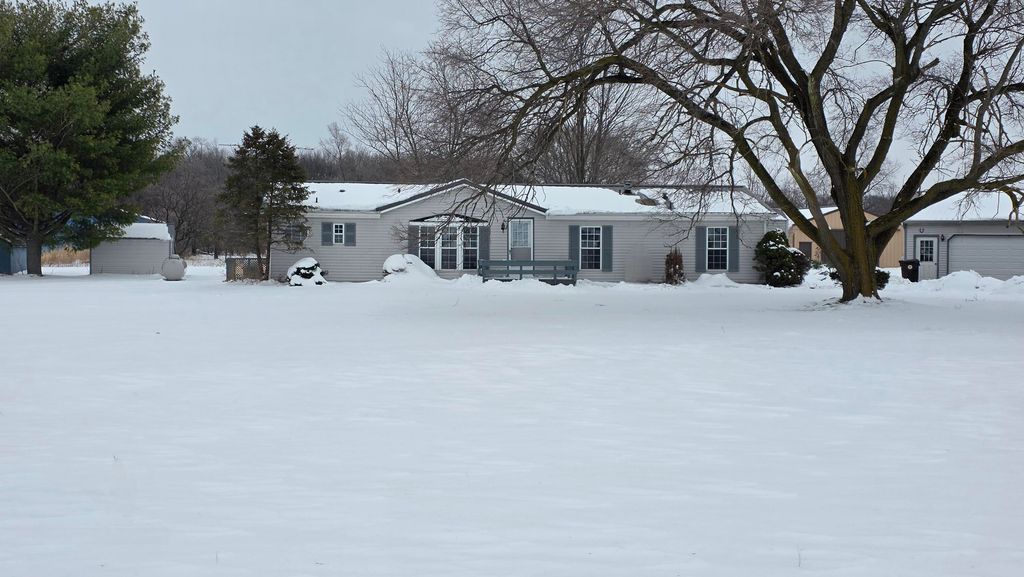 Photo of 8461 N 600 W, Lake Village, IN 46349 (MLS # 831662)