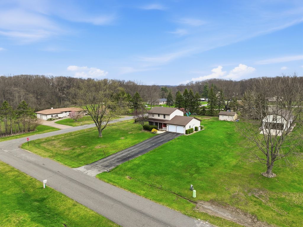 Photo of 51 Goldenrod Drive, Valparaiso, IN 46385 (MLS # 836867)