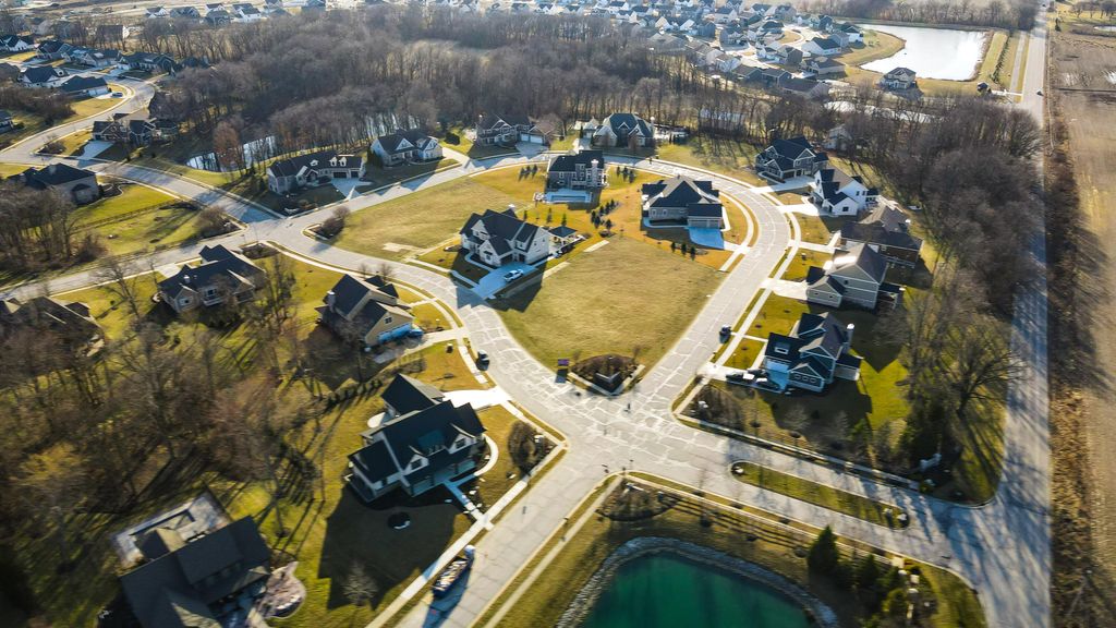 Photo of 4105 Brigata Drive, Valparaiso, IN 46385 (MLS # 836685)