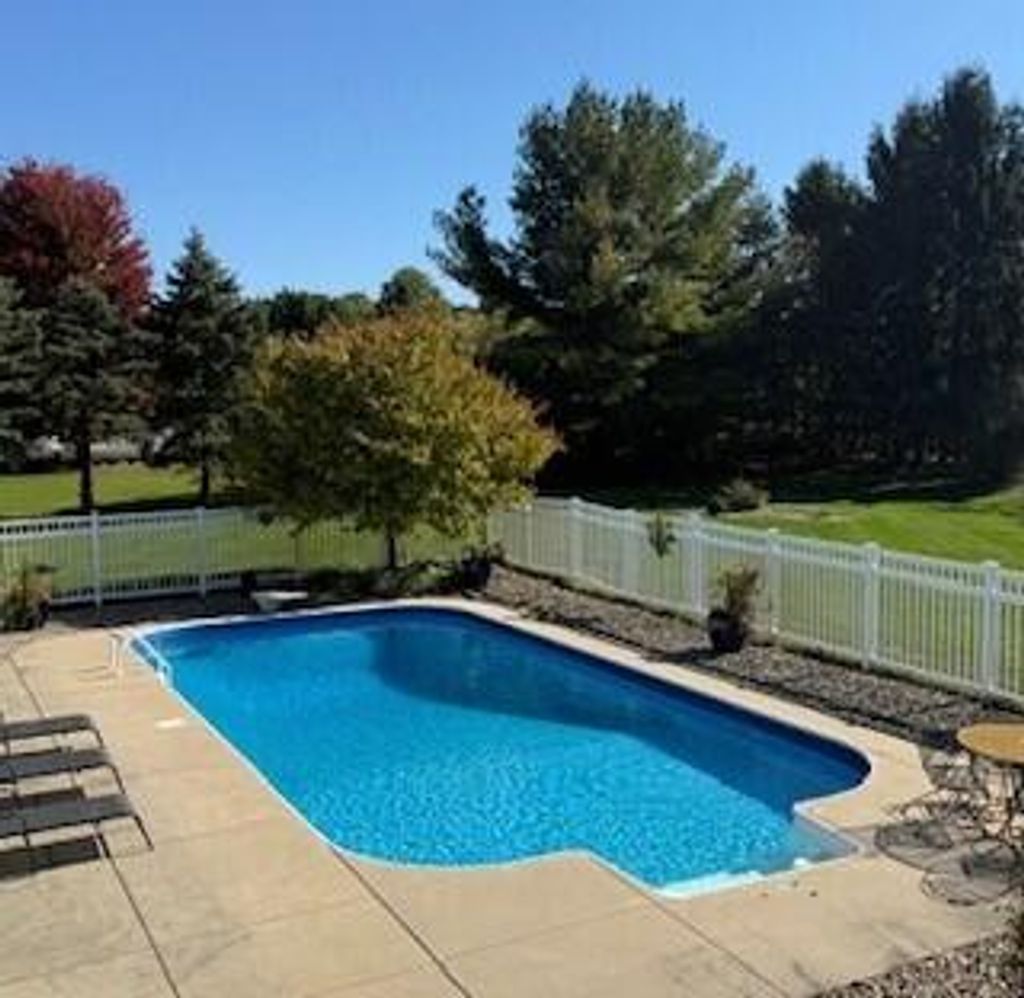 Photo of 1355 Gilleevan Drive, Valparaiso, IN 46385 (MLS # 832781)