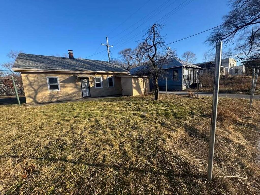 Photo of 105 E 39th Avenue, Gary, IN 46409 (MLS # 832806)