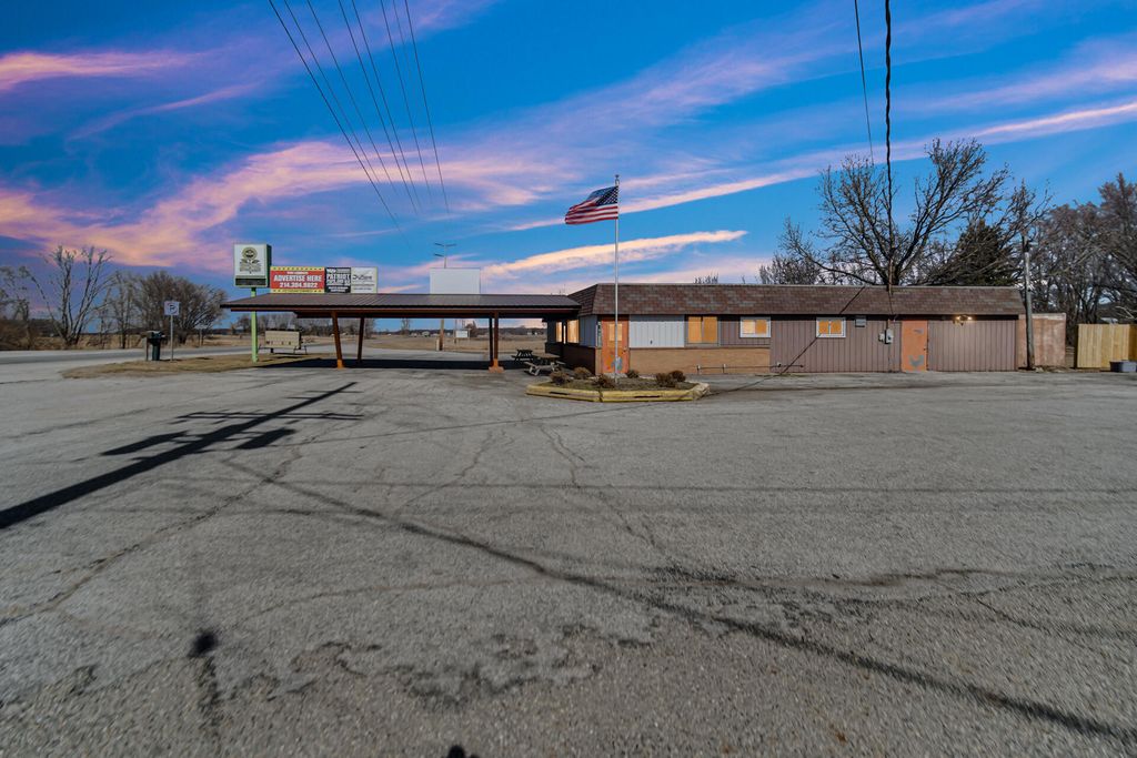 Photo of 508 Us-421, Medaryville, IN 47957 (MLS # 835035)