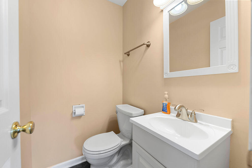 Crown Point, Indiana 46307, United States, 3 Bedrooms Bedrooms, ,2 BathroomsBathrooms,Residential,Pending,77306