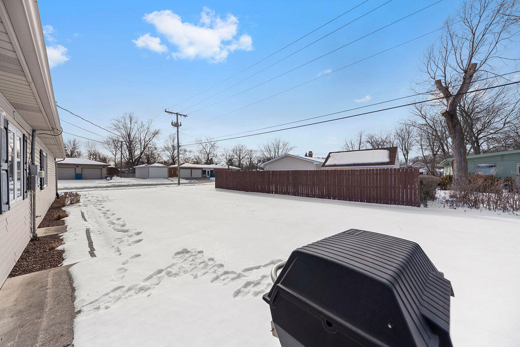 Crown Point, Indiana 46307, United States, 3 Bedrooms Bedrooms, ,2 BathroomsBathrooms,Residential,Pending,77306