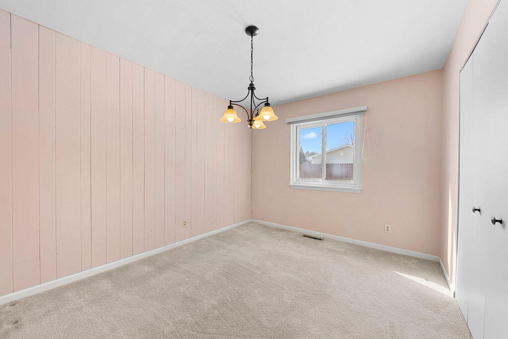 Crown Point, Indiana 46307, United States, 3 Bedrooms Bedrooms, ,2 BathroomsBathrooms,Residential,Pending,77306