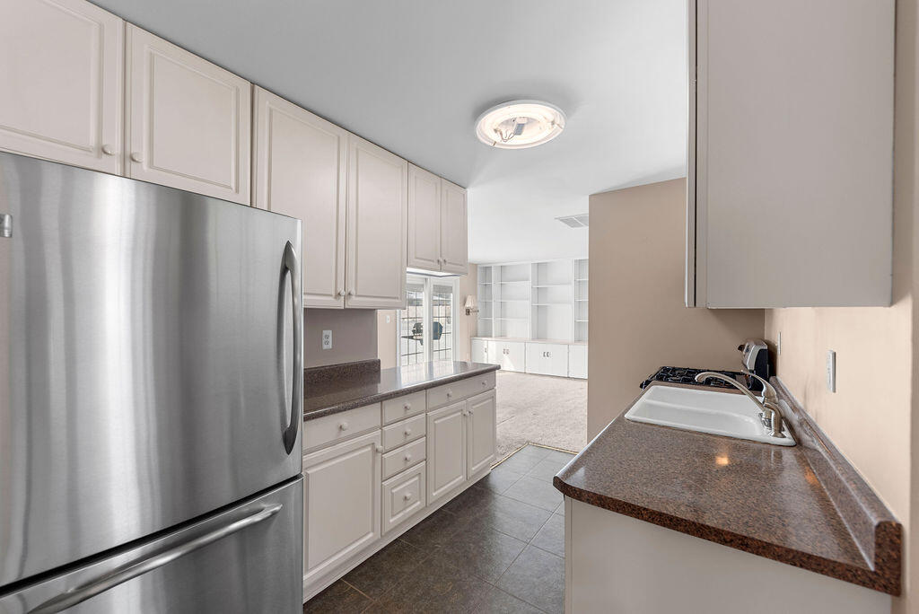 Crown Point, Indiana 46307, United States, 3 Bedrooms Bedrooms, ,2 BathroomsBathrooms,Residential,Pending,77306