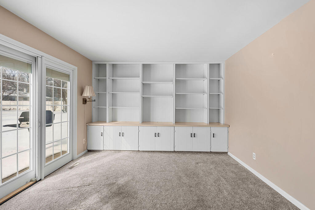 Crown Point, Indiana 46307, United States, 3 Bedrooms Bedrooms, ,2 BathroomsBathrooms,Residential,Pending,77306