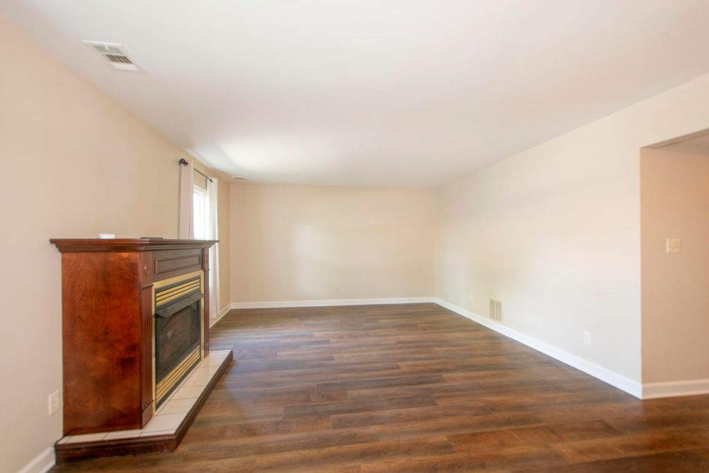 Photo of 1904 Burgundy Street, Schererville, IN 46375 (MLS # 839833)
