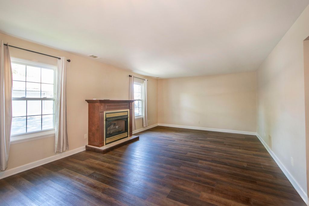 Photo of 1904 Burgundy Street, Schererville, IN 46375 (MLS # 839833)