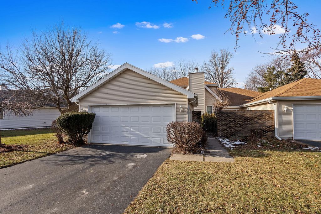Photo of 126 Bluegrass Drive, Schererville, IN 46375 (MLS # 832725)