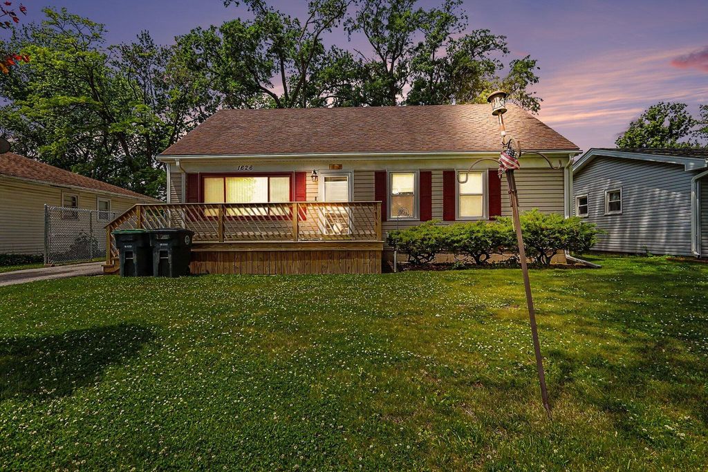 Photo of 1626 Minnesota Street, Hobart, IN 46342 (MLS # 840296)