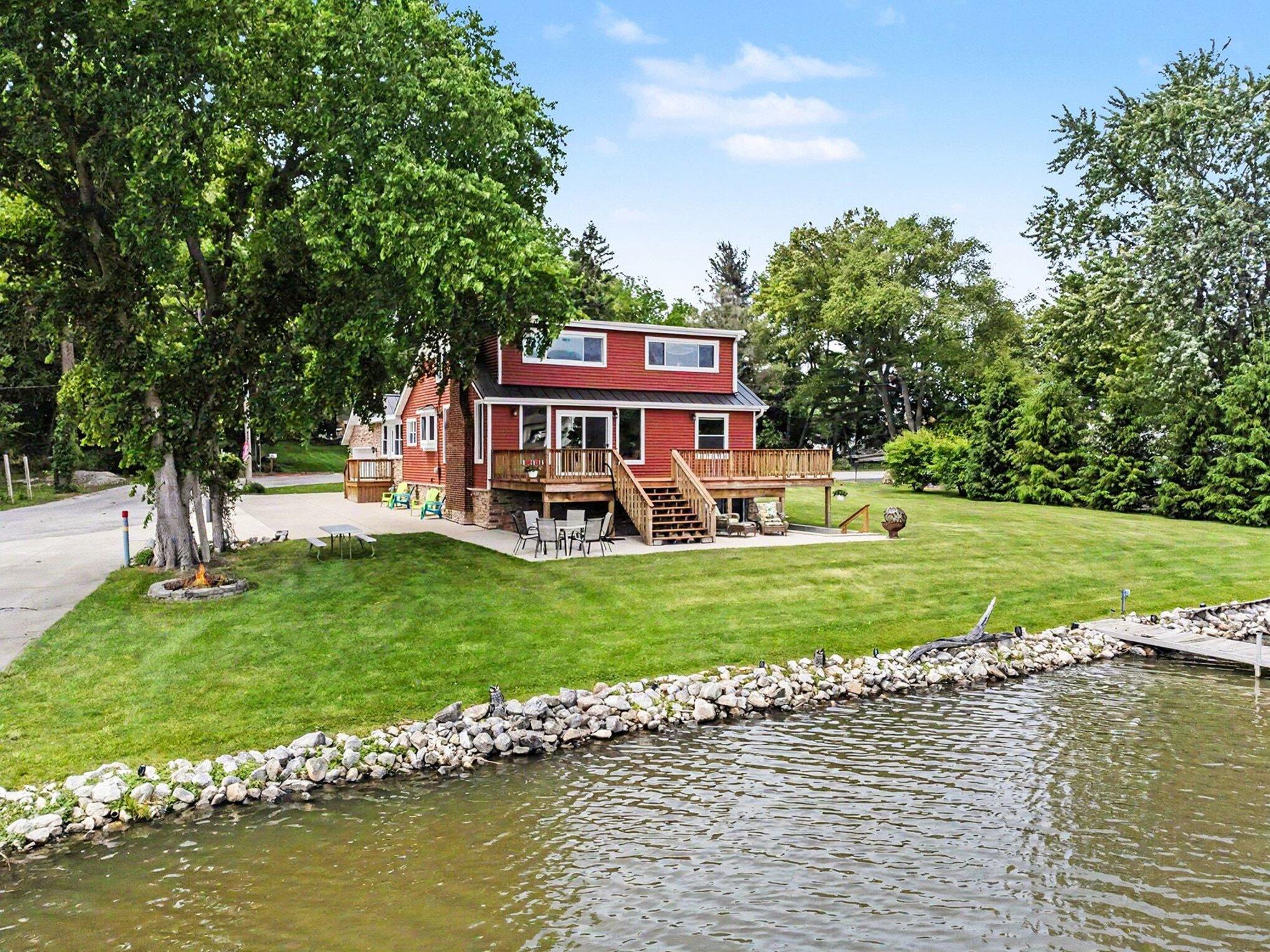515 Lakeview Court