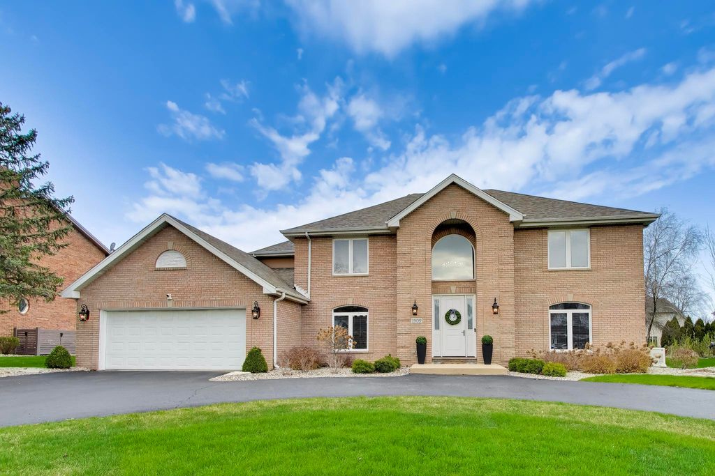 Photo of 1909 Maplewood Lane, Munster, IN 46321 (MLS # 837163)