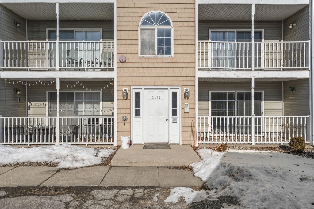 Photo of 2343 99th Street #2a, Highland, IN 46322 (MLS # 833867)