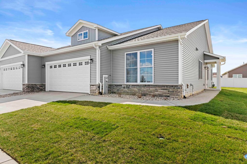 Photo of 6373 Jasmine Avenue, Portage, IN 46368 (MLS # 835031)