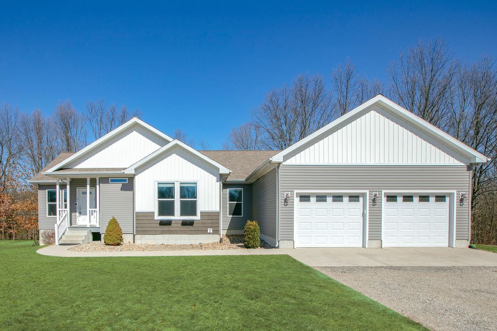 Photo of 6978 Fox Crossing, Knox, IN 46534 (MLS # 836387)