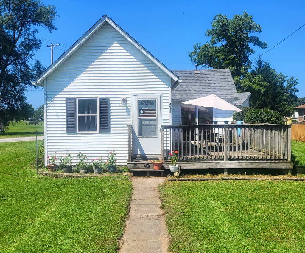 Photo of 4018 E Keller Street, Lake Village, IN 46349 (MLS # 844116)