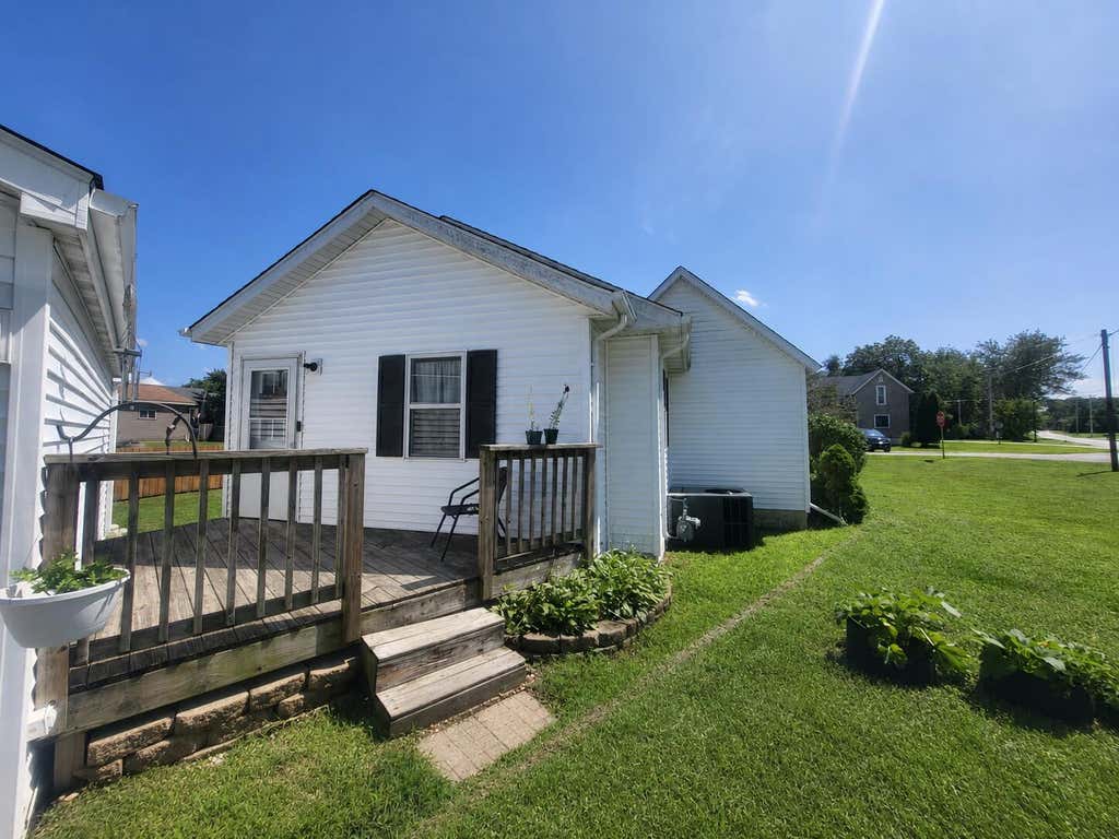 Photo of 4018 E Keller Street, Lake Village, IN 46349 (MLS # 844116)