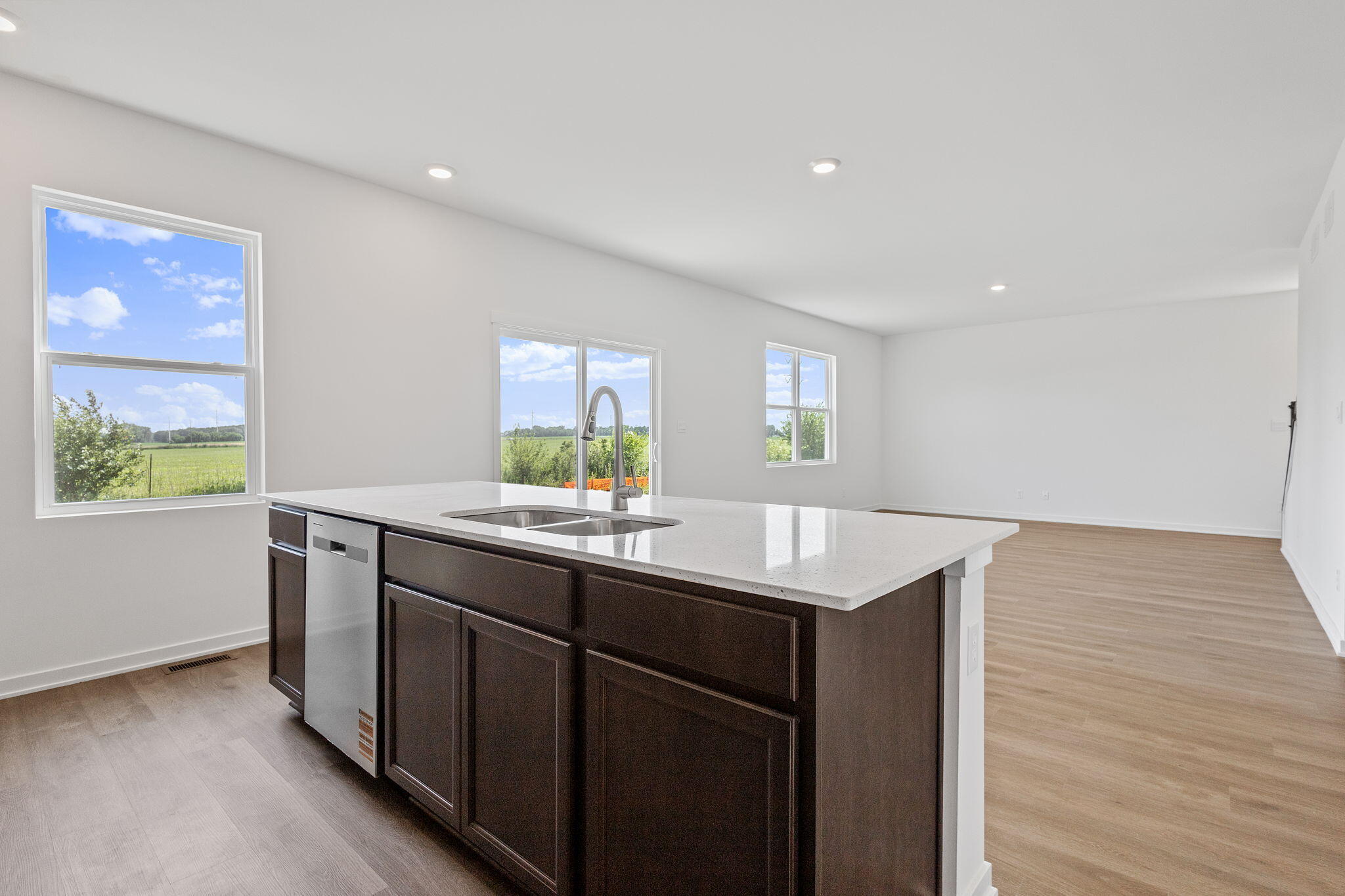 7239 W 107th Place