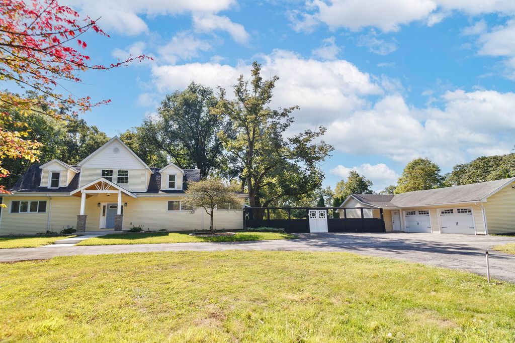 Photo of 3721 W 133rd Avenue, Crown Point, IN 46307 (MLS # 835347)