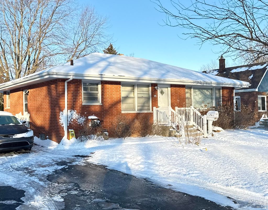 Photo of 140 N Linda Street, Hobart, IN 46342 (MLS # 835777)