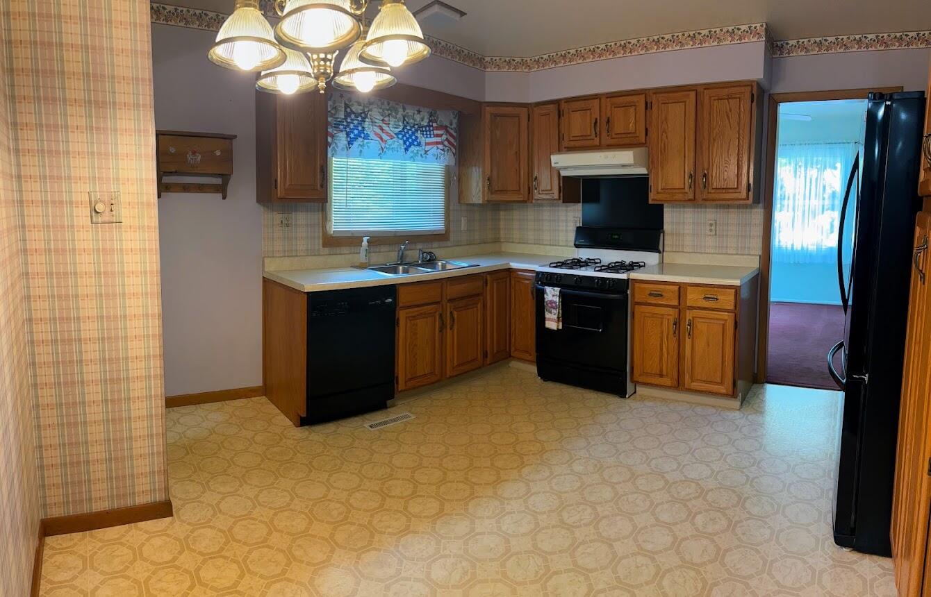 1182 N 450 E