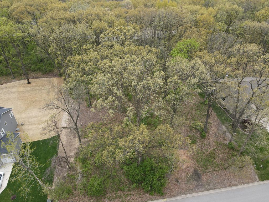 Photo of 742 Druim Trail, Crown Point, IN 46307 (MLS # 831384)