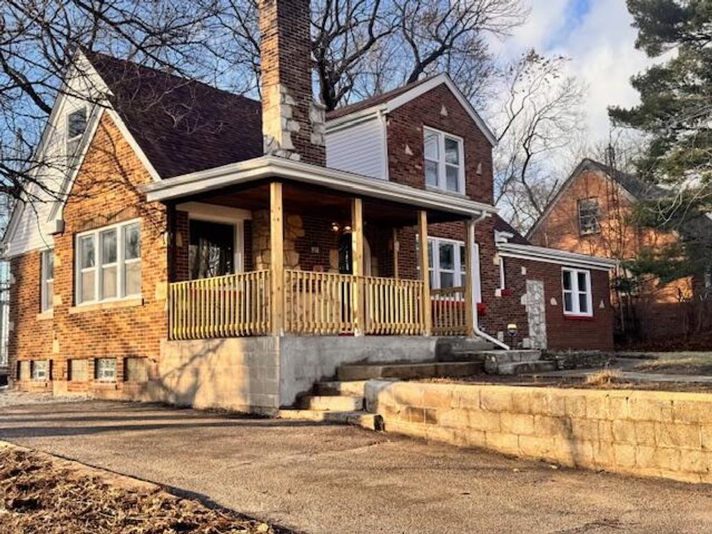 Photo of 940 Idaho Street, Gary, IN 46403 (MLS # 832637)