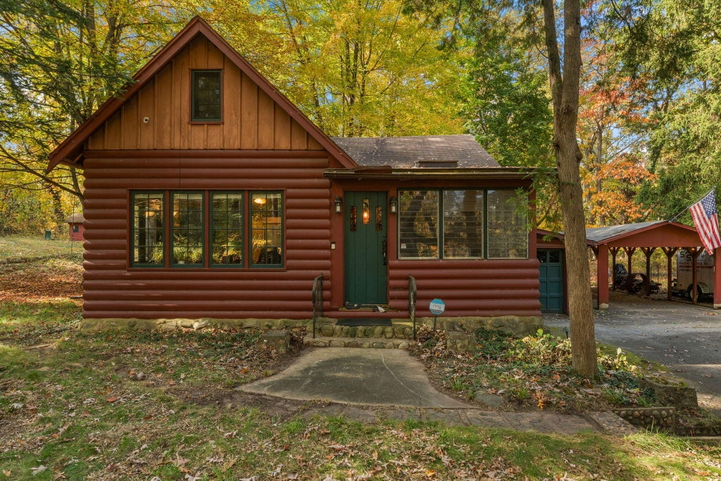Photo of 8 Talahi Trail, Michigan City, IN 46360 (MLS # 847560)