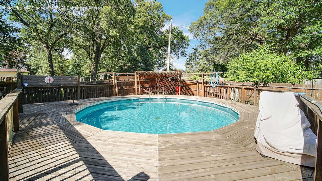 Photo of 3031 Huntington Street, Hobart, IN 46342 (MLS # 841022)