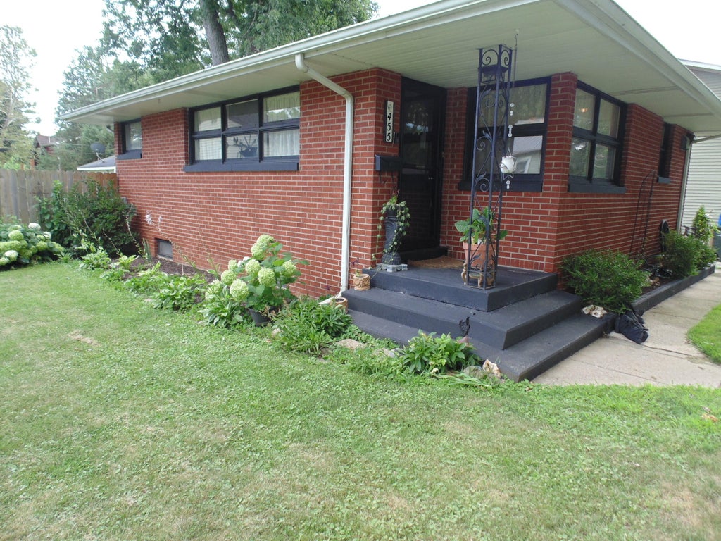 Photo of 455 Ridgeland Avenue, Valparaiso, IN 46385 (MLS # 843780)