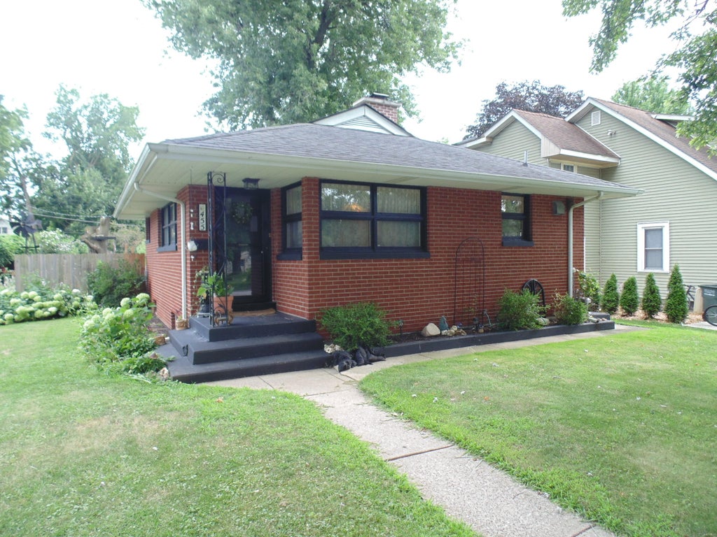 Photo of 455 Ridgeland Avenue, Valparaiso, IN 46385 (MLS # 843780)