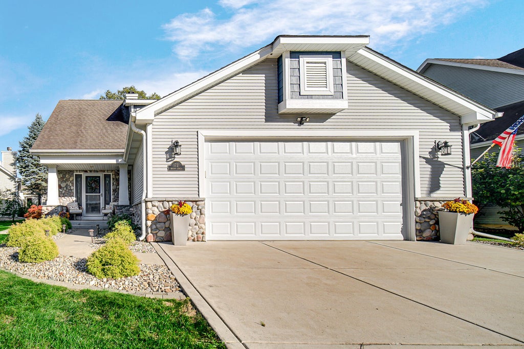 Photo of 1721 Briam Circle Drive, Valparaiso, IN 46383 (MLS # 846365)