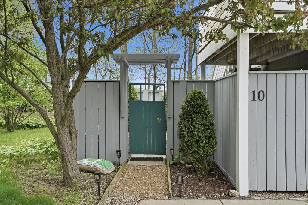 Photo of 10 Tryon Farm Lane #F10, Michigan City, IN 46360 (MLS # 839155)