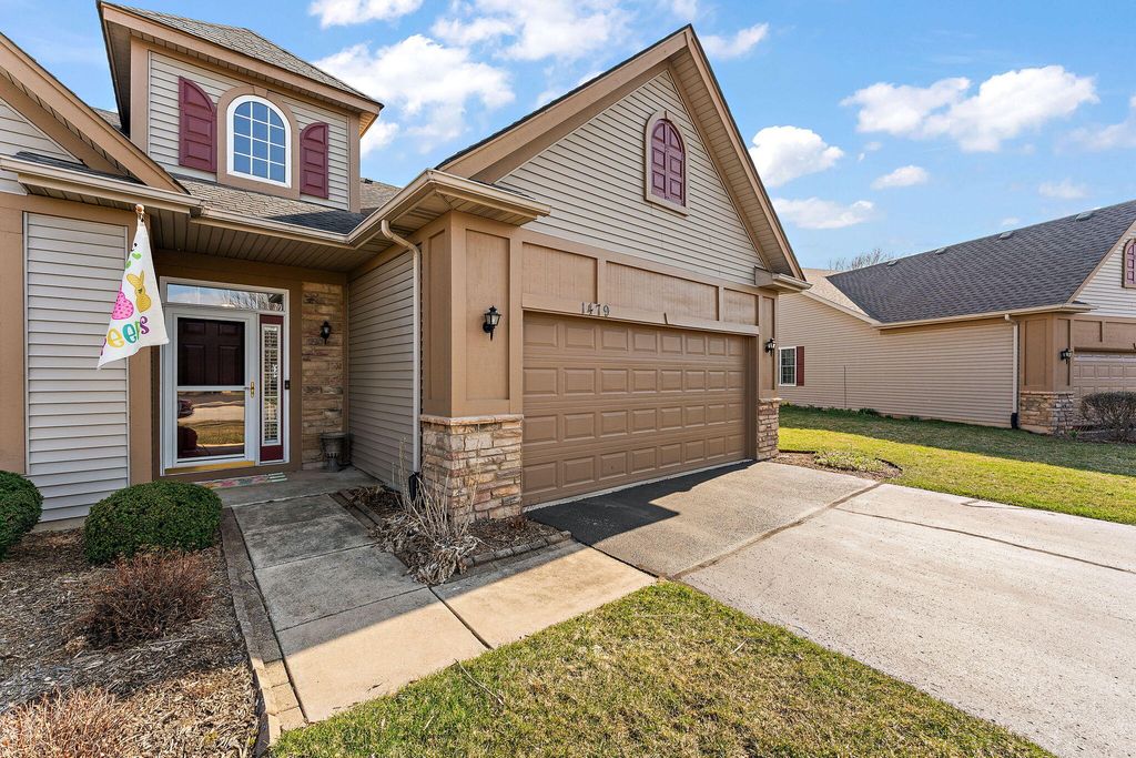 Photo of 1479 Charlevoix Way, Schererville, IN 46375 (MLS # 836505)