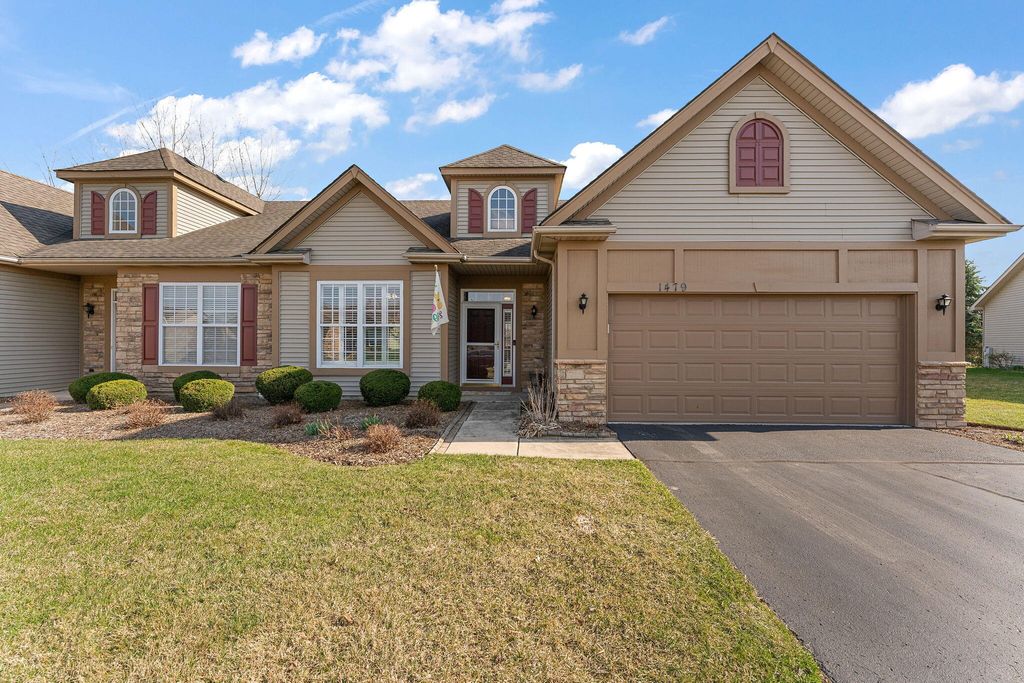 Photo of 1479 Charlevoix Way, Schererville, IN 46375 (MLS # 836505)