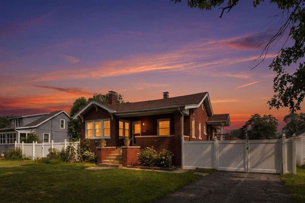 Photo of 3541 Ridge Road, Highland, IN 46322 (MLS # 842575)