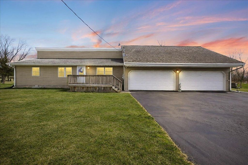 Photo of 18311 Clark Street, Lowell, IN 46356 (MLS # 835740)