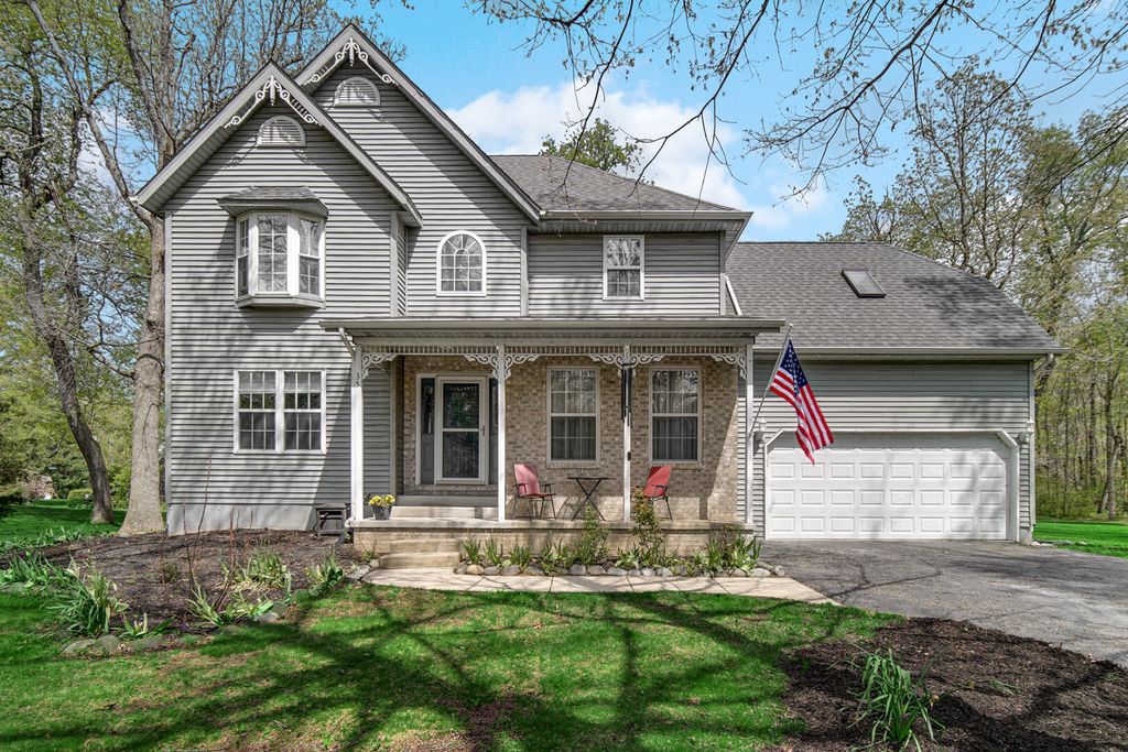 Photo of 35 Oak Hollow Court, Valparaiso, IN 46383 (MLS # 838014)