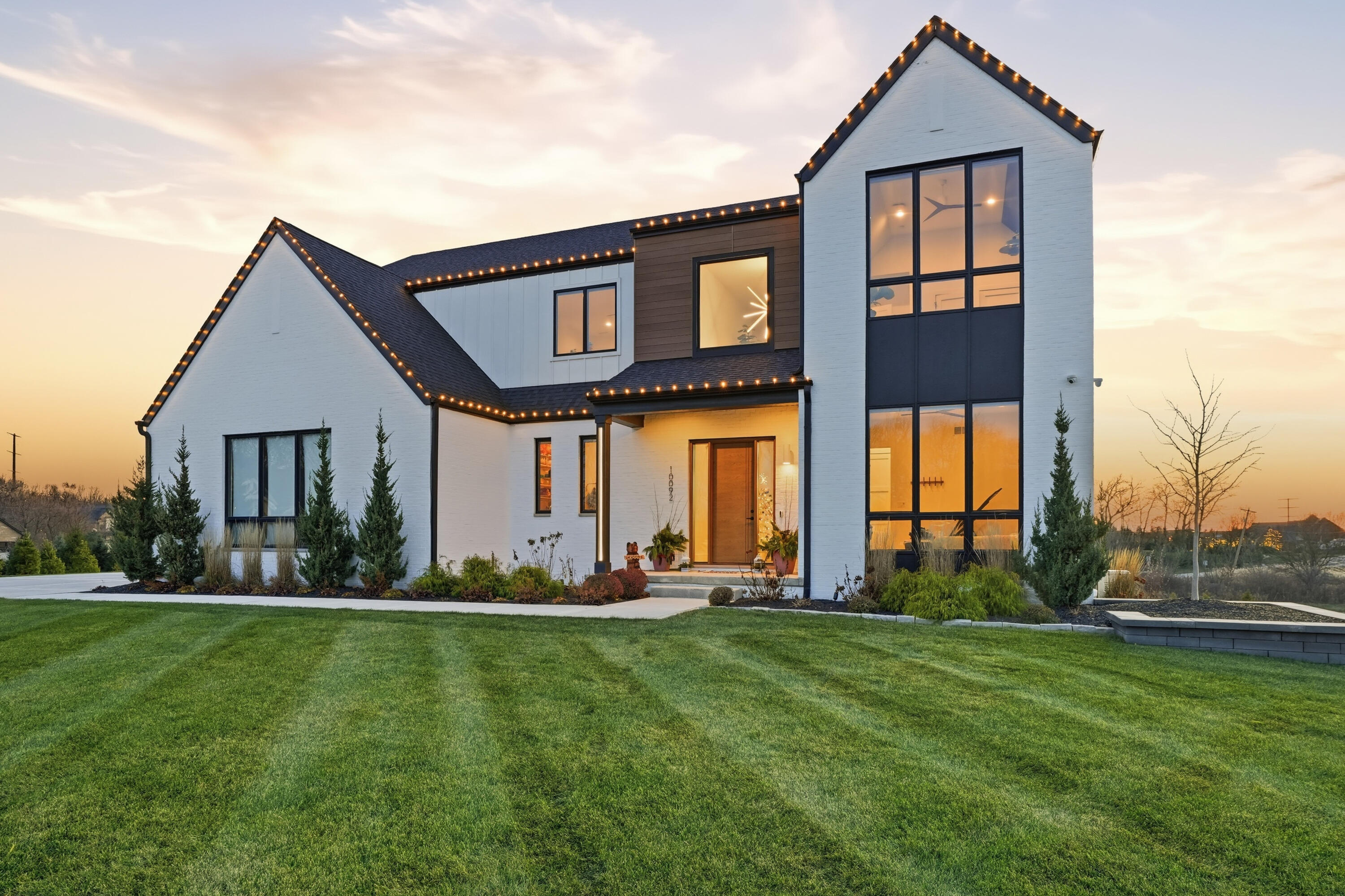 10092 Tall Grass Trail