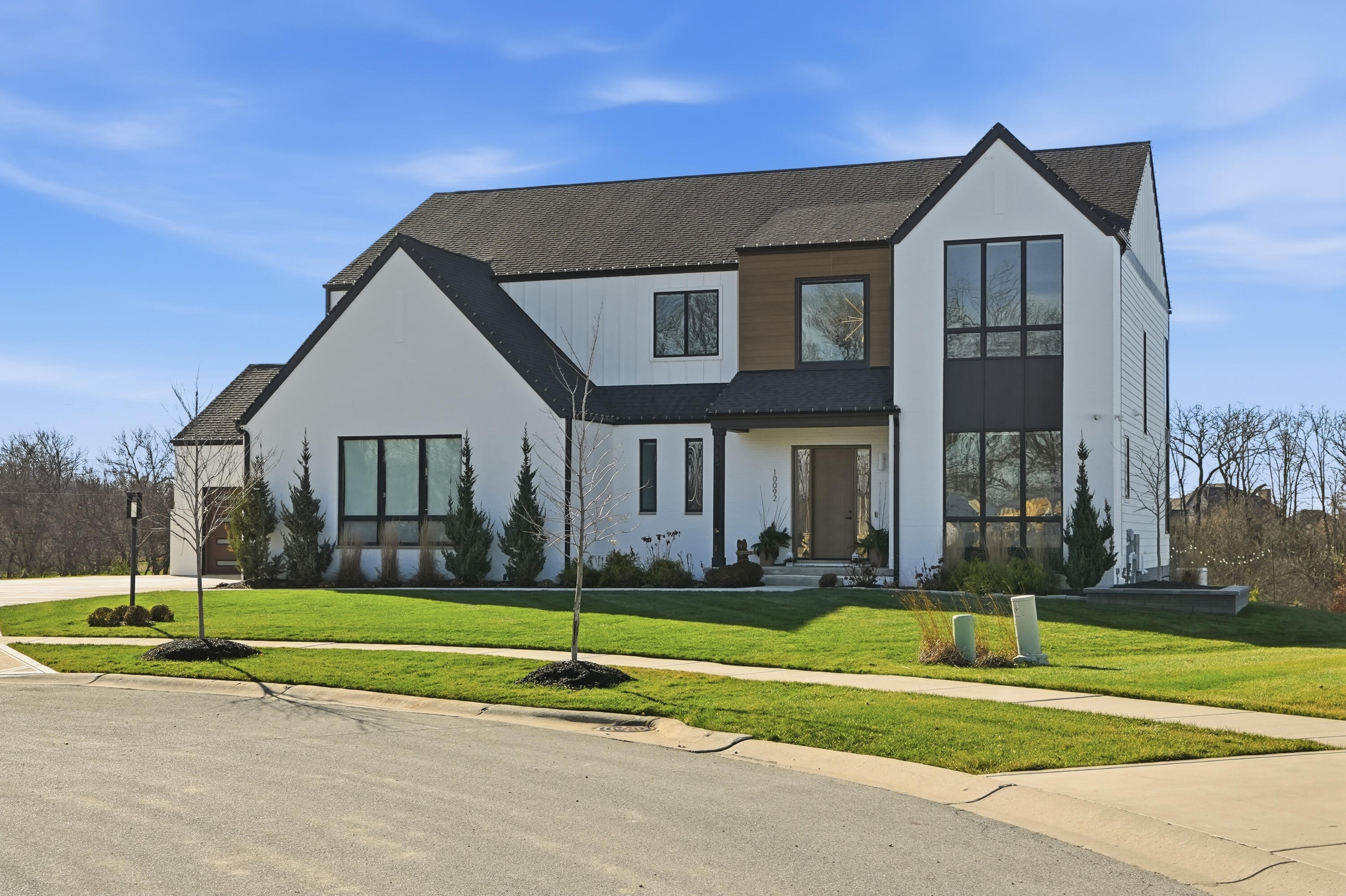 10092 Tall Grass Trail