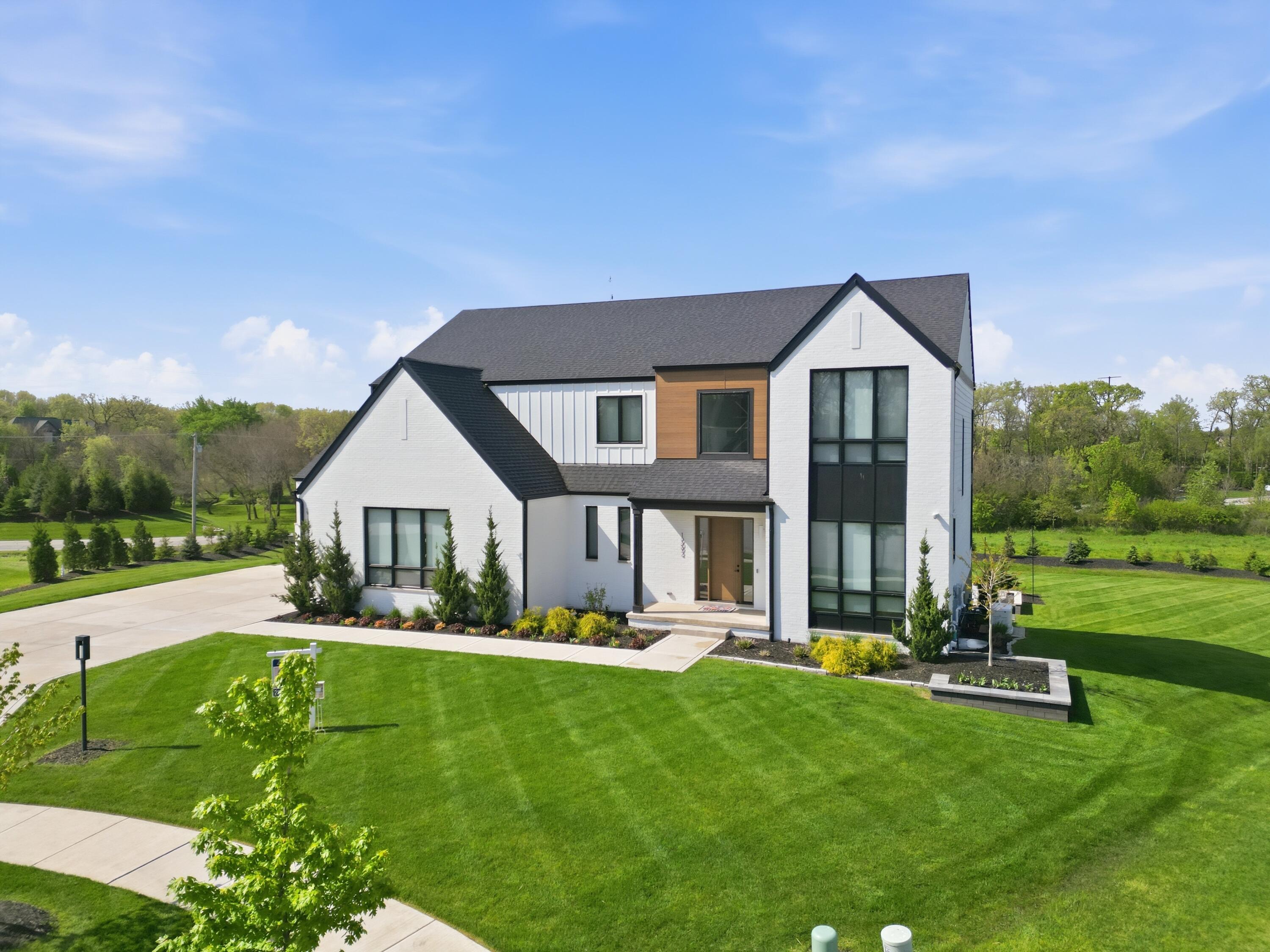 10092 Tall Grass Trail