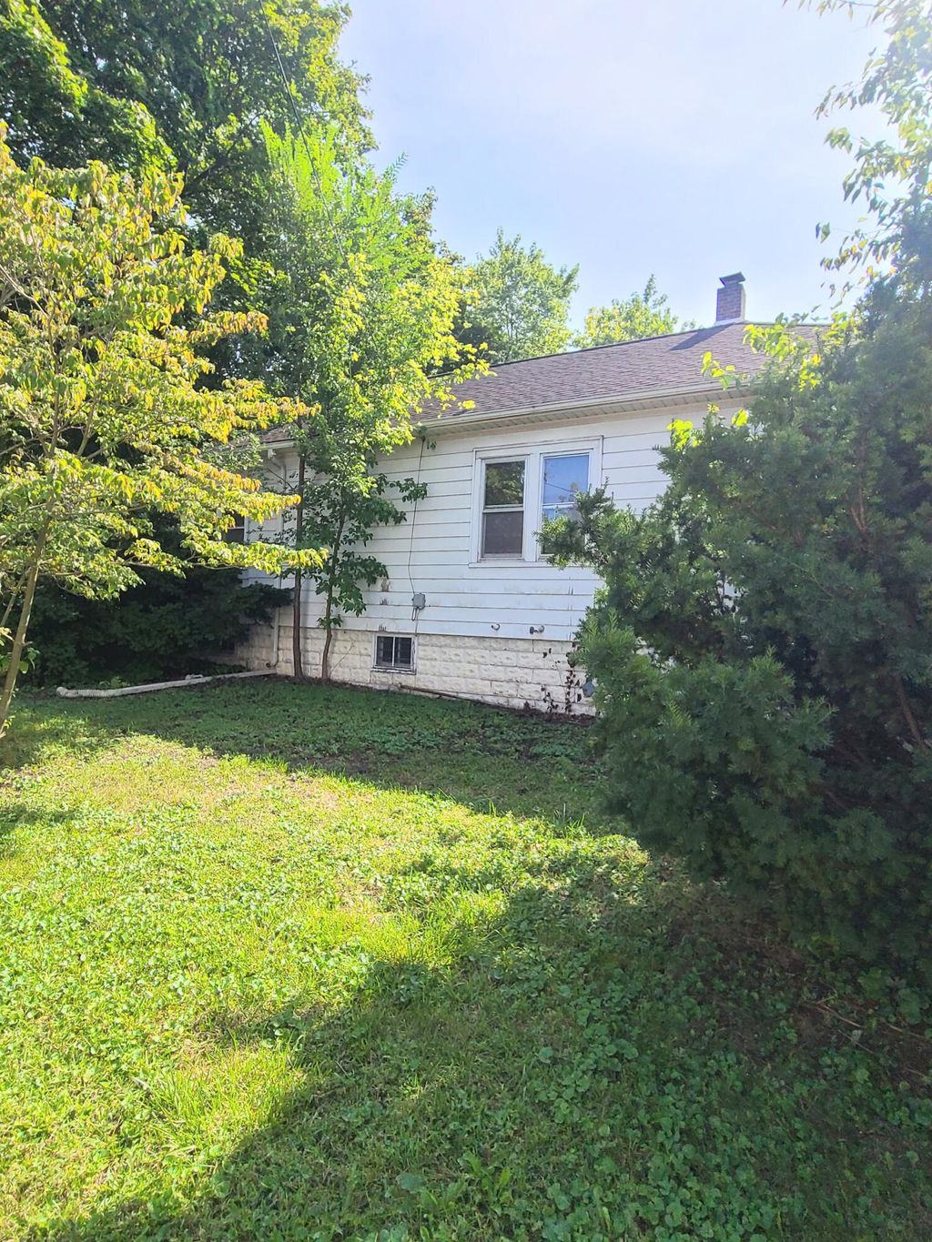 Photo of 3756 Liverpool Road, Hobart, IN 46342 (MLS # 830225)