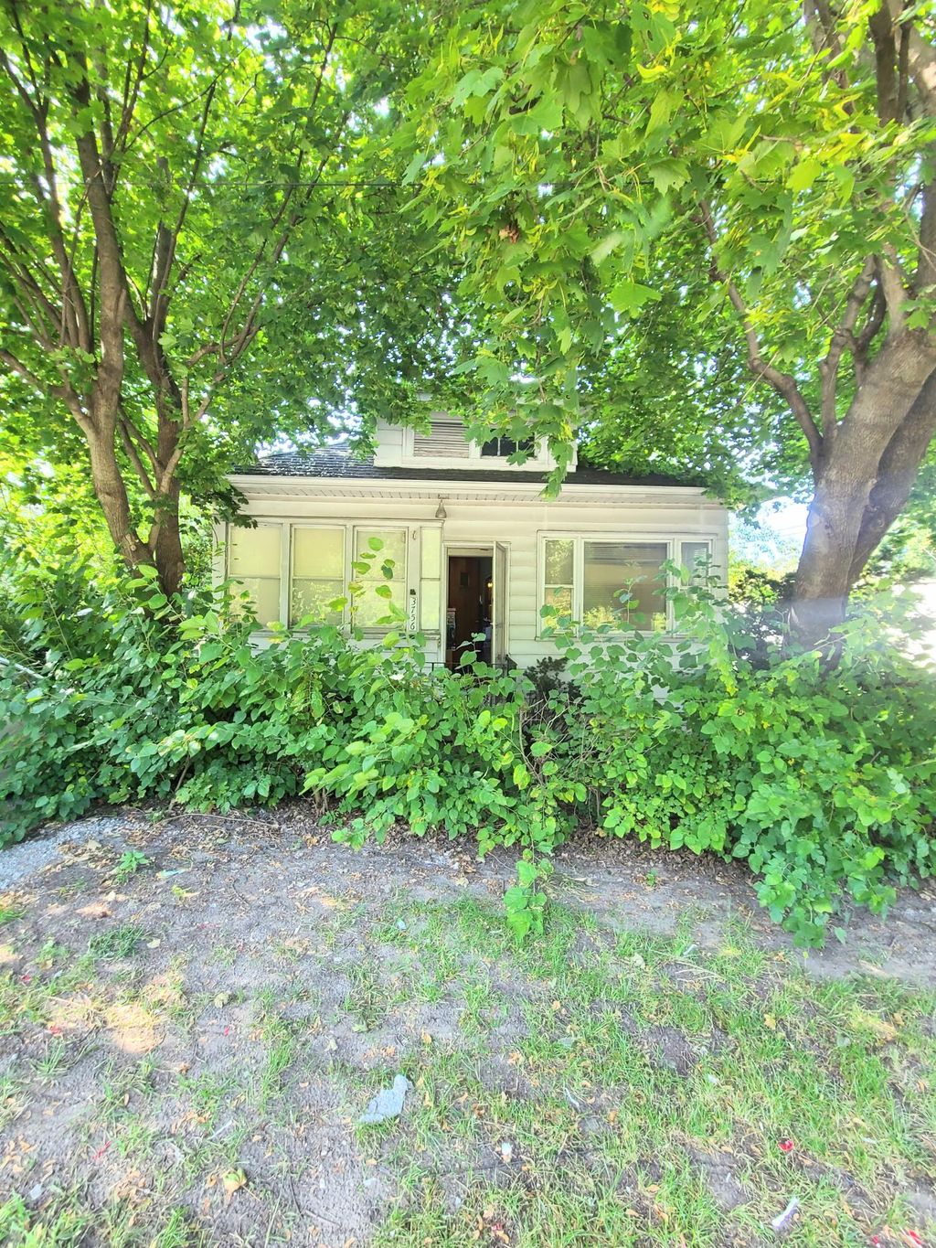 Photo of 3756 Liverpool Road, Hobart, IN 46342 (MLS # 830225)