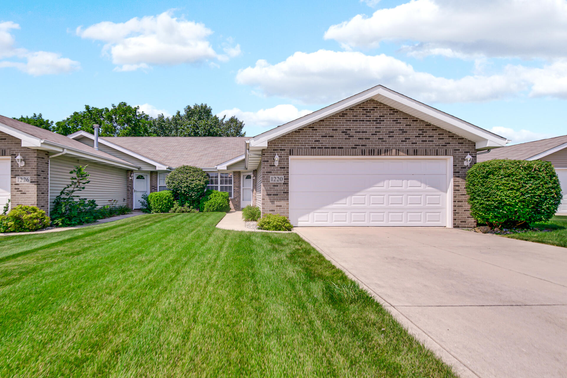 Photo 1 of 21 — 1220 W 82nd Avenue, Merrillville, IN 46410