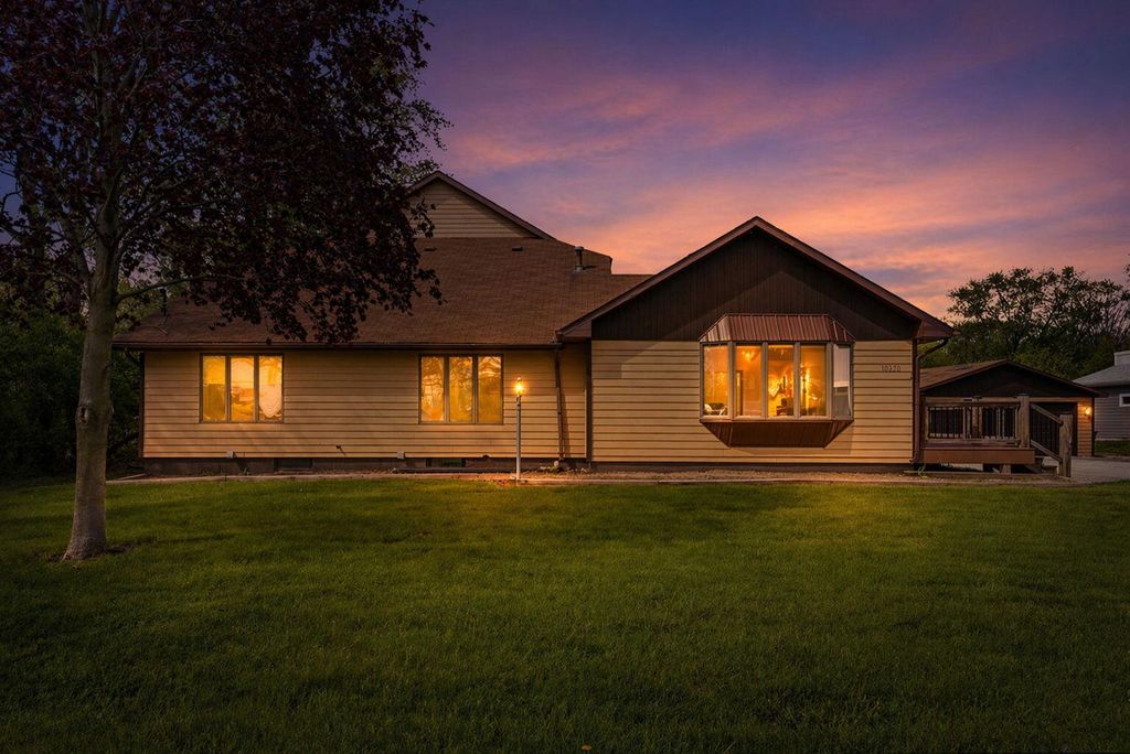 Photo of 10370 Joliet Street, Saint John, IN 46373 (MLS # 837784)