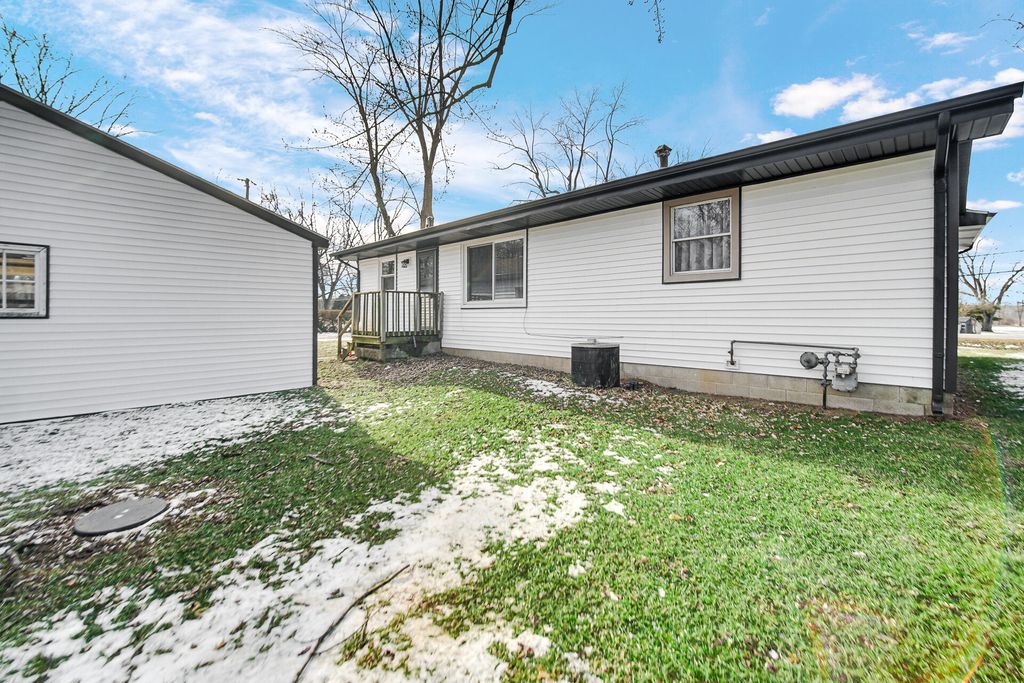 Photo of 1725 S Fairbanks Street, Griffith, IN 46319 (MLS # 832731)