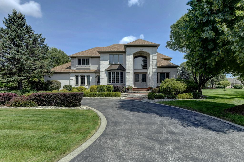 Photo of 10135 Cherrywood Lane, Munster, IN 46321 (MLS # 838803)