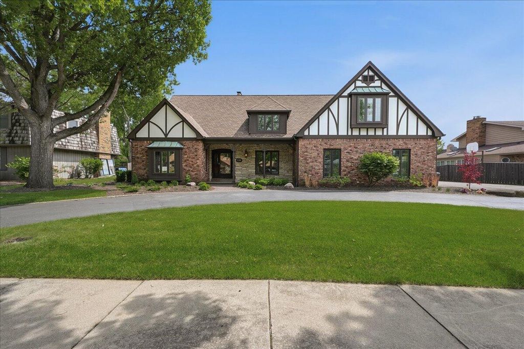 Photo of 1130 Melbrook Drive, Munster, IN 46321 (MLS # 839704)