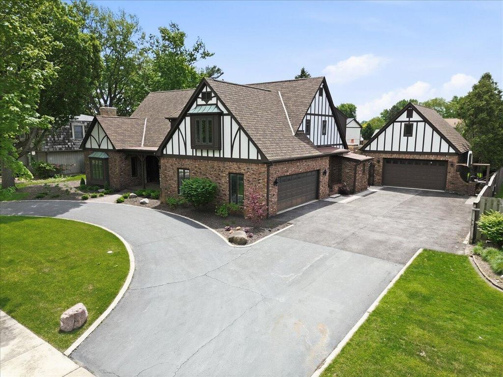 Photo of 1130 Melbrook Drive, Munster, IN 46321 (MLS # 839704)